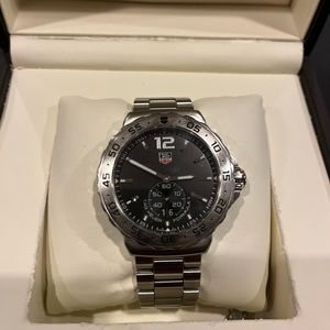 Authentic Tag Heuer Formula 1 WAU1112 Grande date
